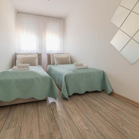 Bella Apartment Новий Сад Екстер'єр фото